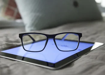 عینک محافظ نور آبی