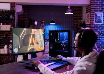 عمر مانیتور گیمینگ