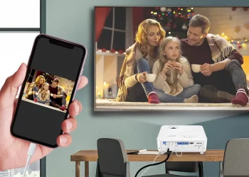 ویدئو پروژکتور با قابلیت اتصال به تلفن همراه