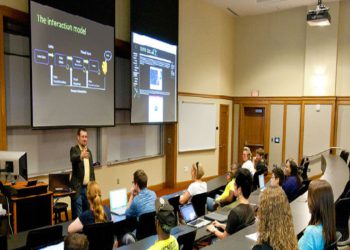 آموزش تعاملی با ویدیو پروژکتور