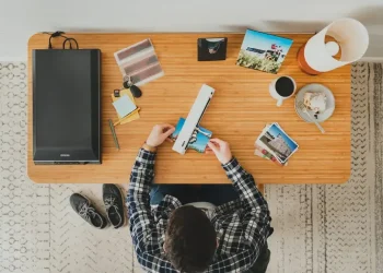 چگونه از عکس های قدیمی و چاپ شده اسکن بگیریم