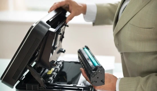 عملیات تعویض کارتریج لیزری
