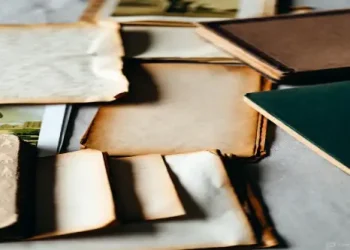 دلایل زرد شدن کاغذ A4